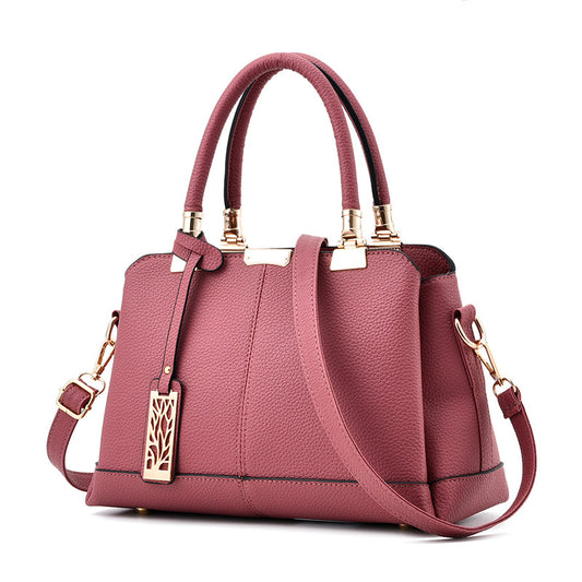 Shoulder purse for elegant women in PU leather.